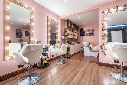 Create a Relaxing and Inviting Hair Salon with These Simple Tips from Locticians