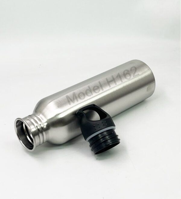 Steel Water Bottle 900 ml - Image 4