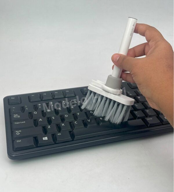 5 In 1 Gadget Cleaner - Image 3