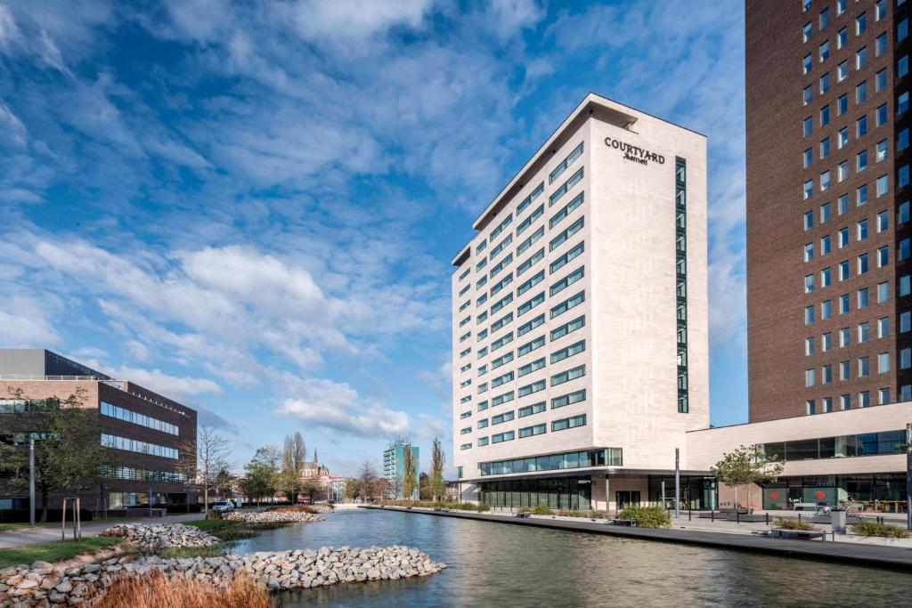 Courtyard by Marriott