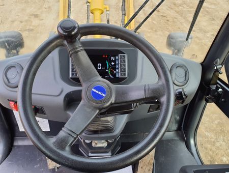 KOMATSU WA100M-8E0 - 18395