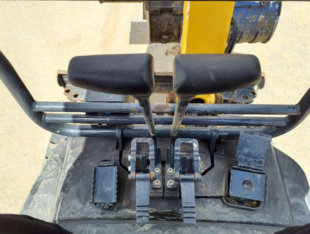 KOMATSU PC16R-3HS CAN - 21121