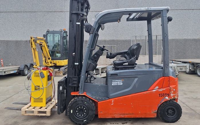 TOYOTA 8FBMT25Z - 15899