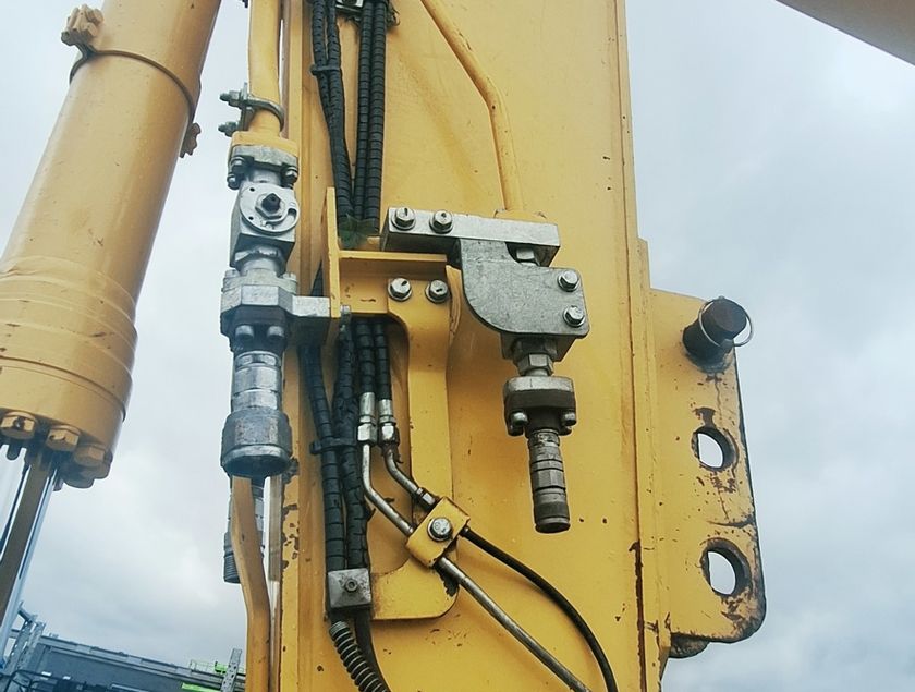 KOMATSU PC240LC-11 - 14583