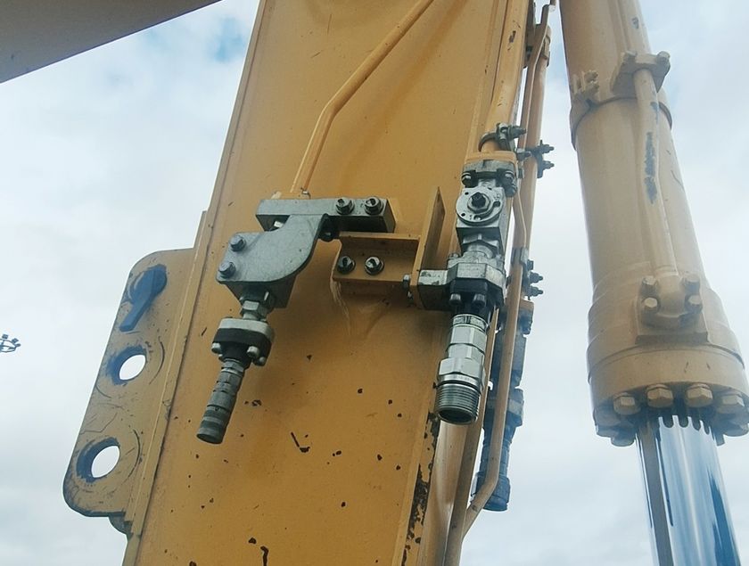 KOMATSU PC240LC-11 - 14583