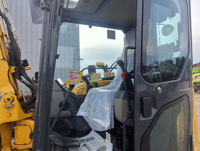 KOMATSU PC88MR-10 - 15280