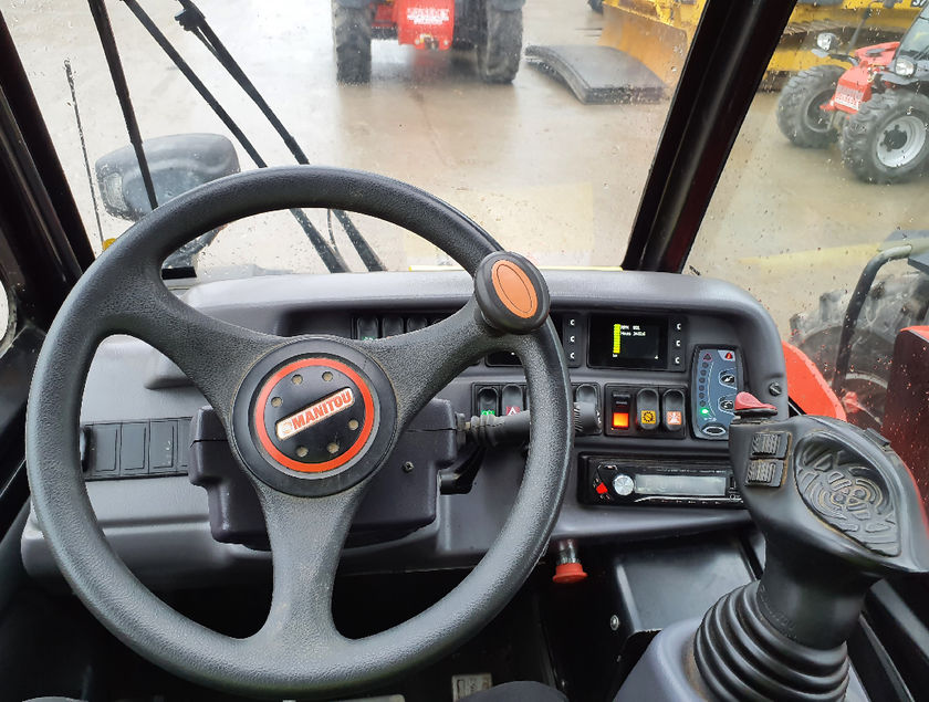 MLT 845 120D ST4 S1 - 15697