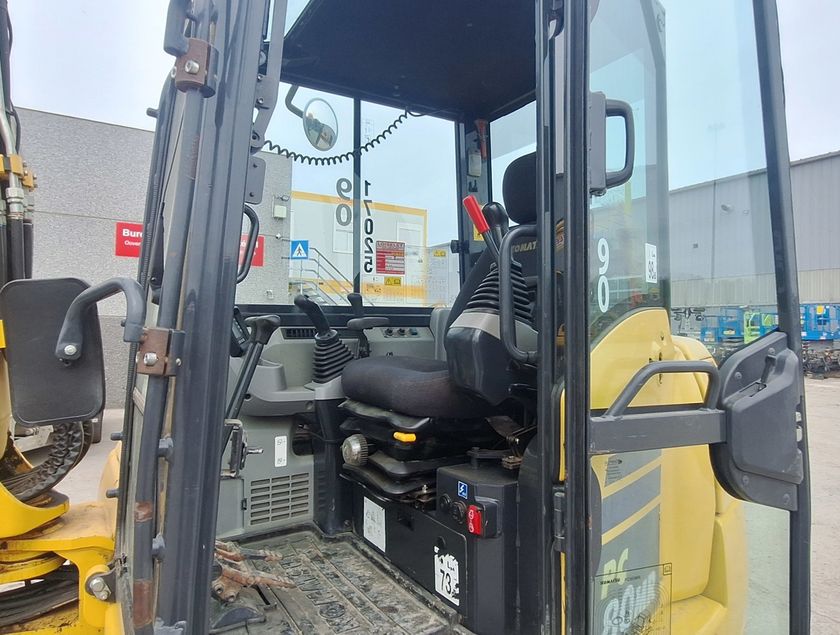 KOMATSU PC80MR-5 - 17025