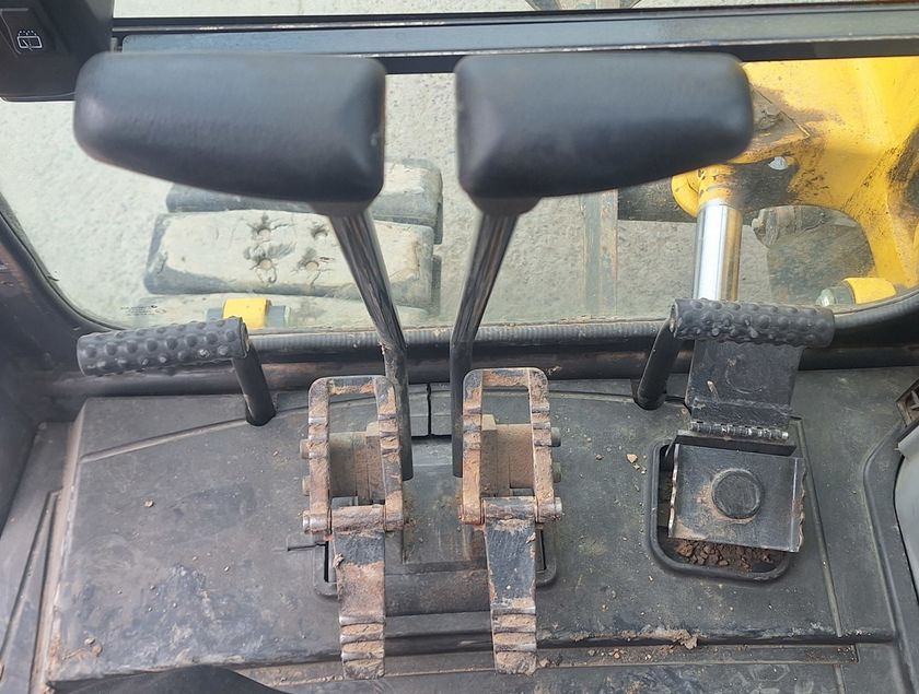 KOMATSU PC80MR-5 - 17025