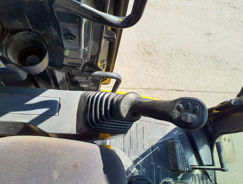 KOMATSU PC88MR-10 - 17034