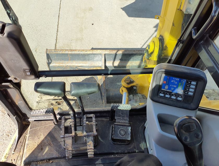 KOMATSU PC80MR-5 - 17752