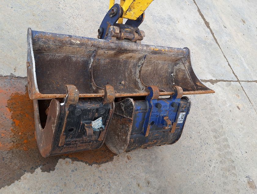 KOMATSU PC24MR-5 CAN - 20049