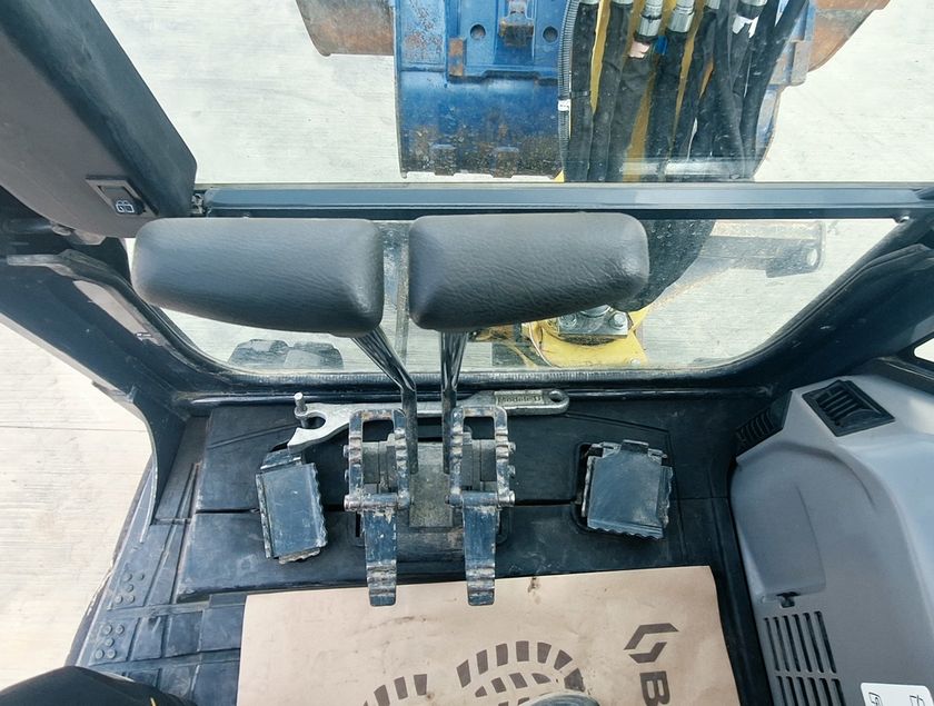 KOMATSU PC24MR-5 - 20052
