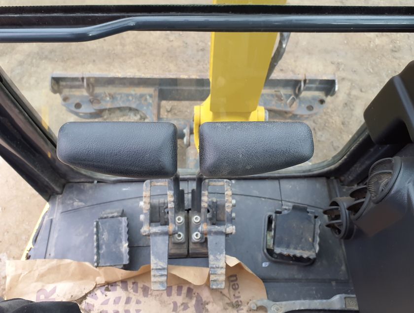 KOMATSU PC16R-3HS - 22524