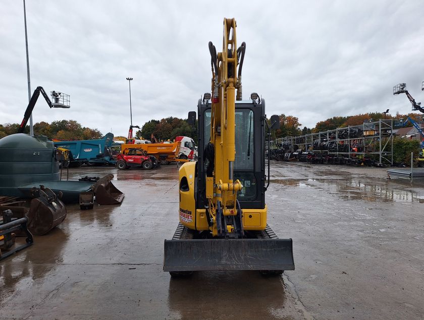 KOMATSU PC26MR-5 - 22535