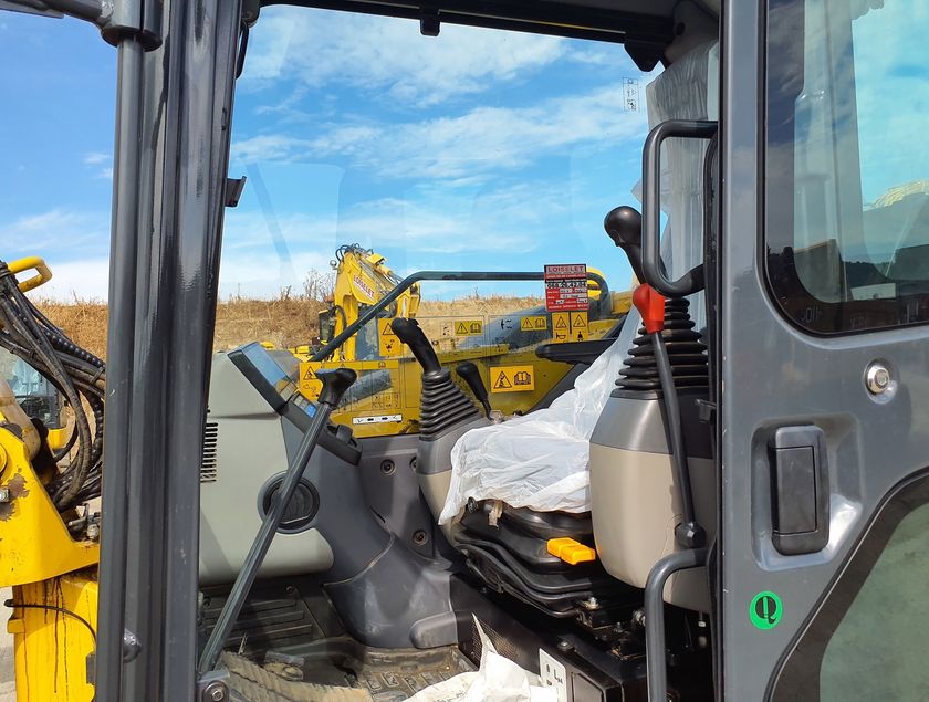 KOMATSU PC88MR-11 - 22555