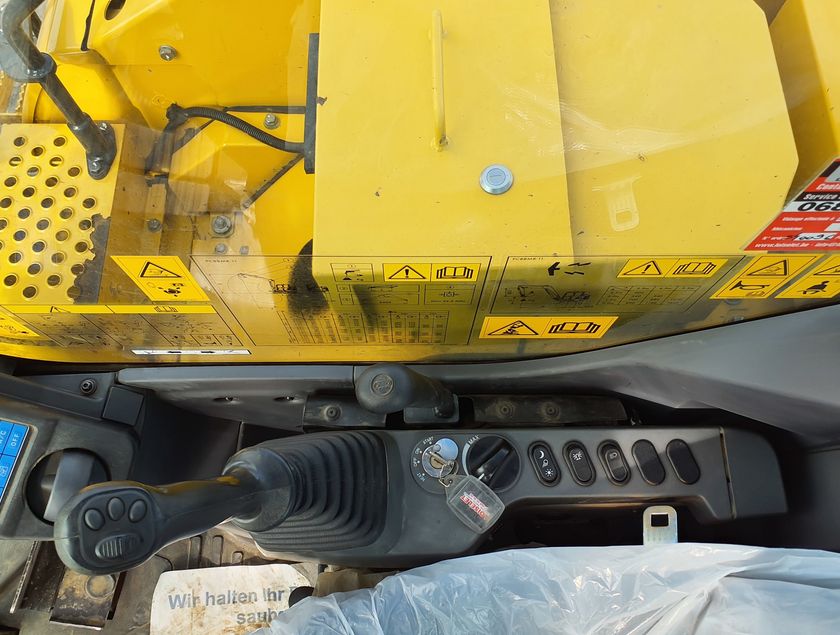 KOMATSU PC88MR-11 - 22555