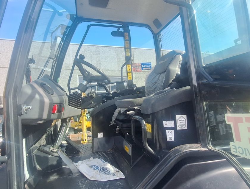 KOMATSU WA100M-8E0 - 23509