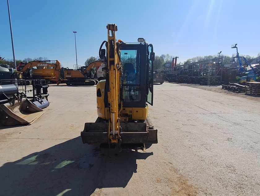 KOMATSU PC24MR-5 - 34411