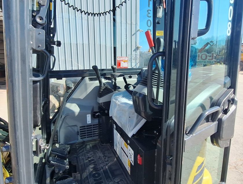 KOMATSU PC24MR-5 - 34411