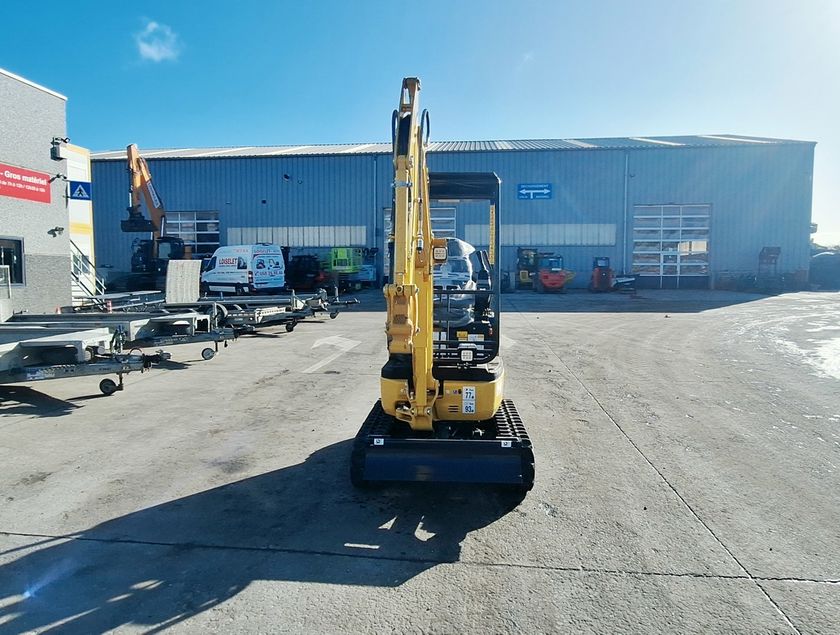 KOMATSU PC16R-3HS - 37233