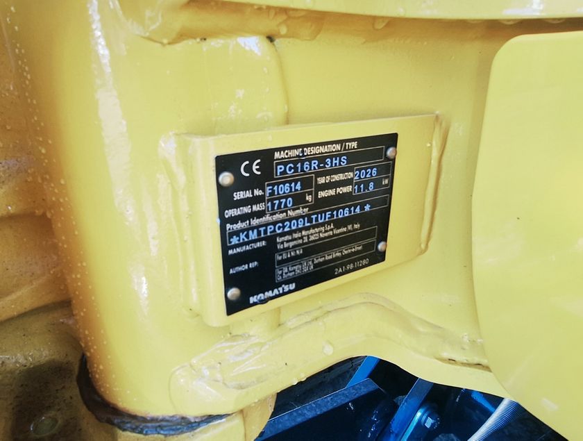 KOMATSU PC16R-3HS - 37233
