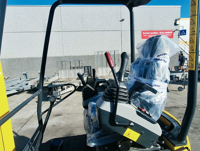 KOMATSU PC16R-3HS - 37233