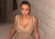 Liburan Kim Kardashian Bikin Fans Takut, “Apakah Wajahmu Baik-baik Saja?”