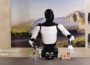 Optimus, Robot Humanoid Buatan Tesla Mulai Dipasarkan Tahun Depan