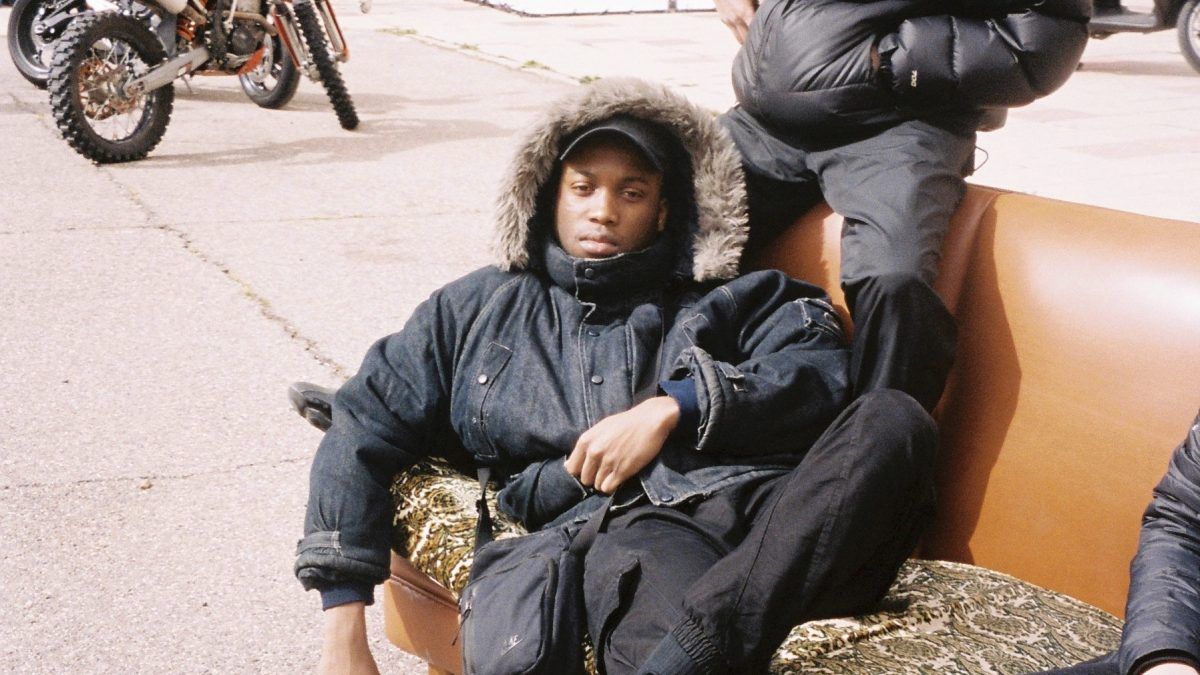 Eladio Carrion mejora su álbum con "Sauce Boyz Care Package" Loud Cave