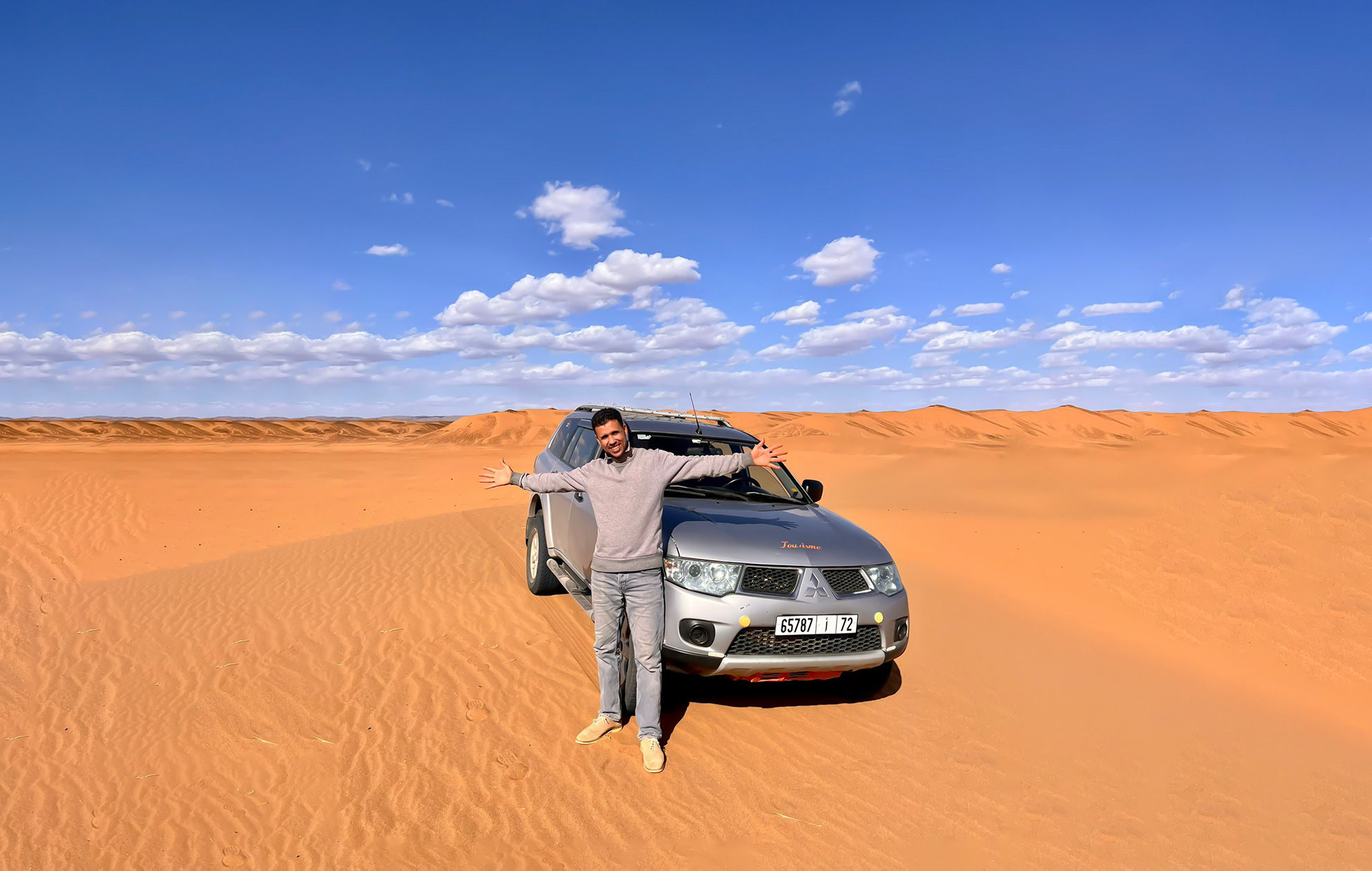 contact background 2