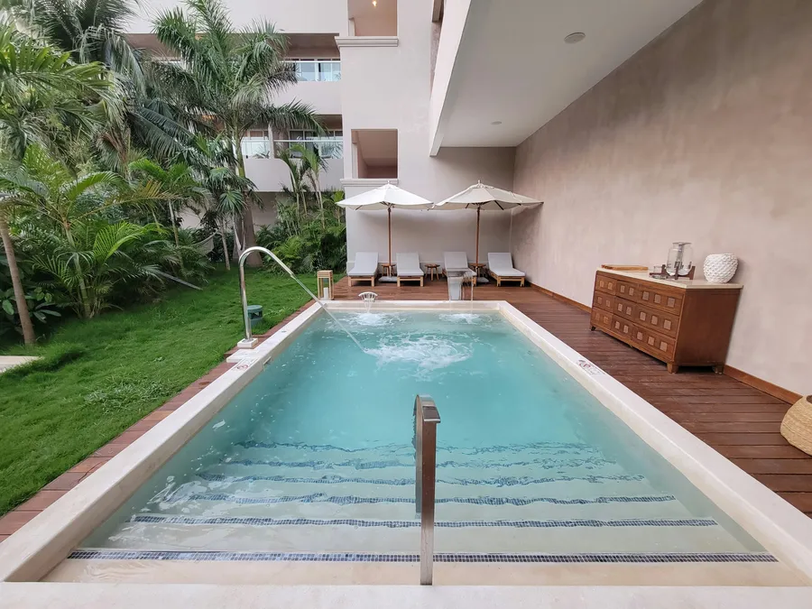 Savanna House pool