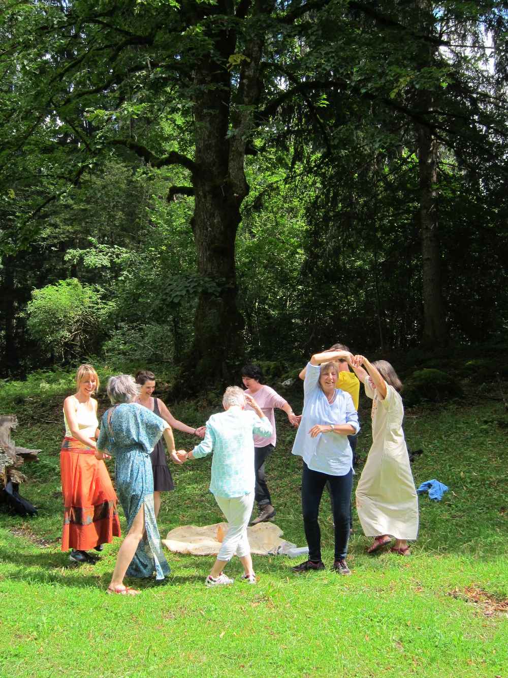 Event image for Sommer-Retreat mit Venu & Team: Body-Satsang, Osho-Meditationen, YinYoga,  Stille, Tanz u.v.m.