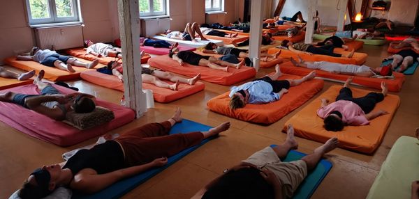 Holotropes Atmen – Eine Reise zur inneren Ganzheit – Image 1