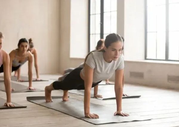 Event image for Online Yoga Basic - Core & kraftvoller Rücken