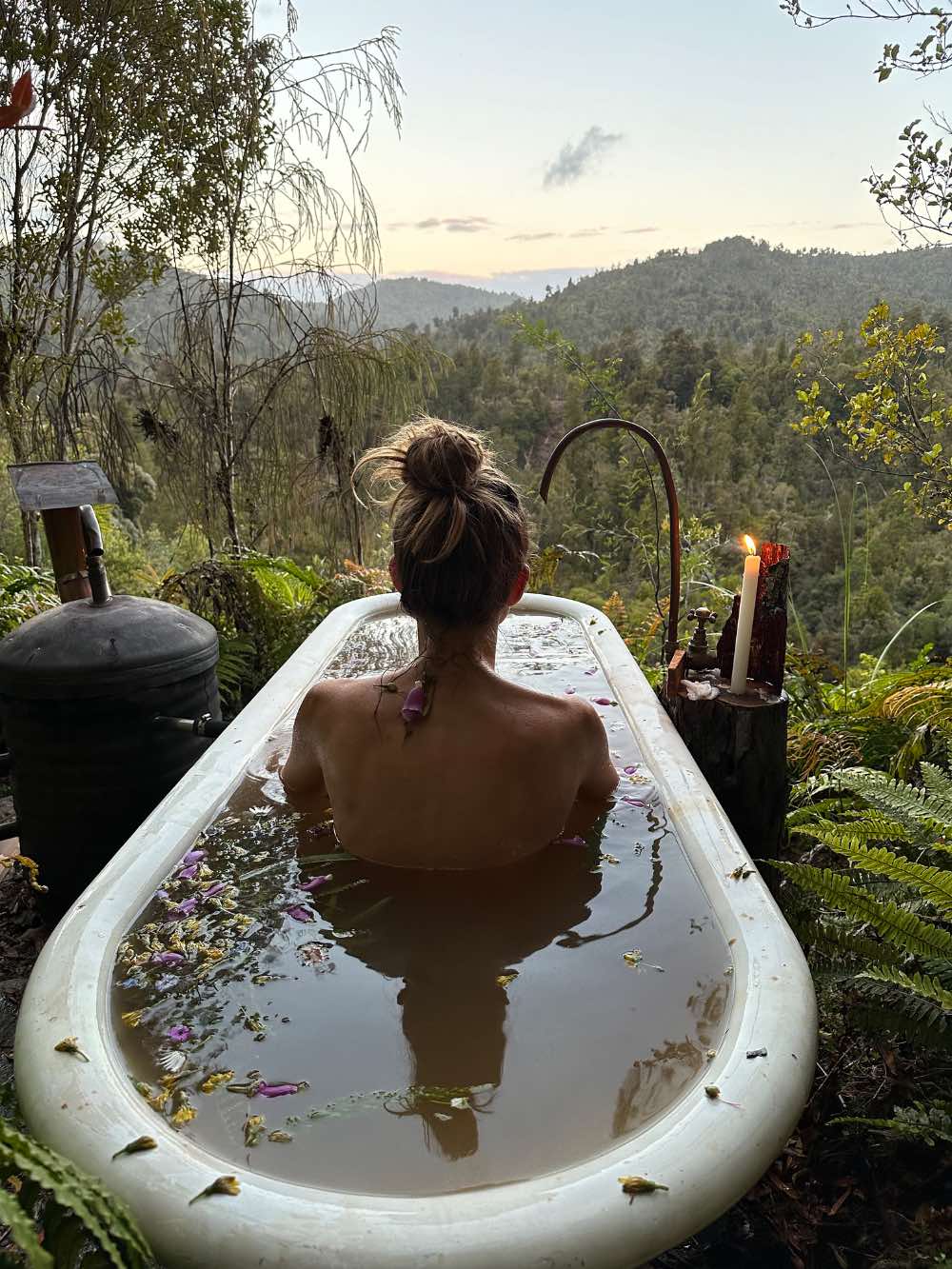 Event image for EARTH SONG RETREAT 5.-10.8. mit Amelie und Flo im Ayurvedahof Engel