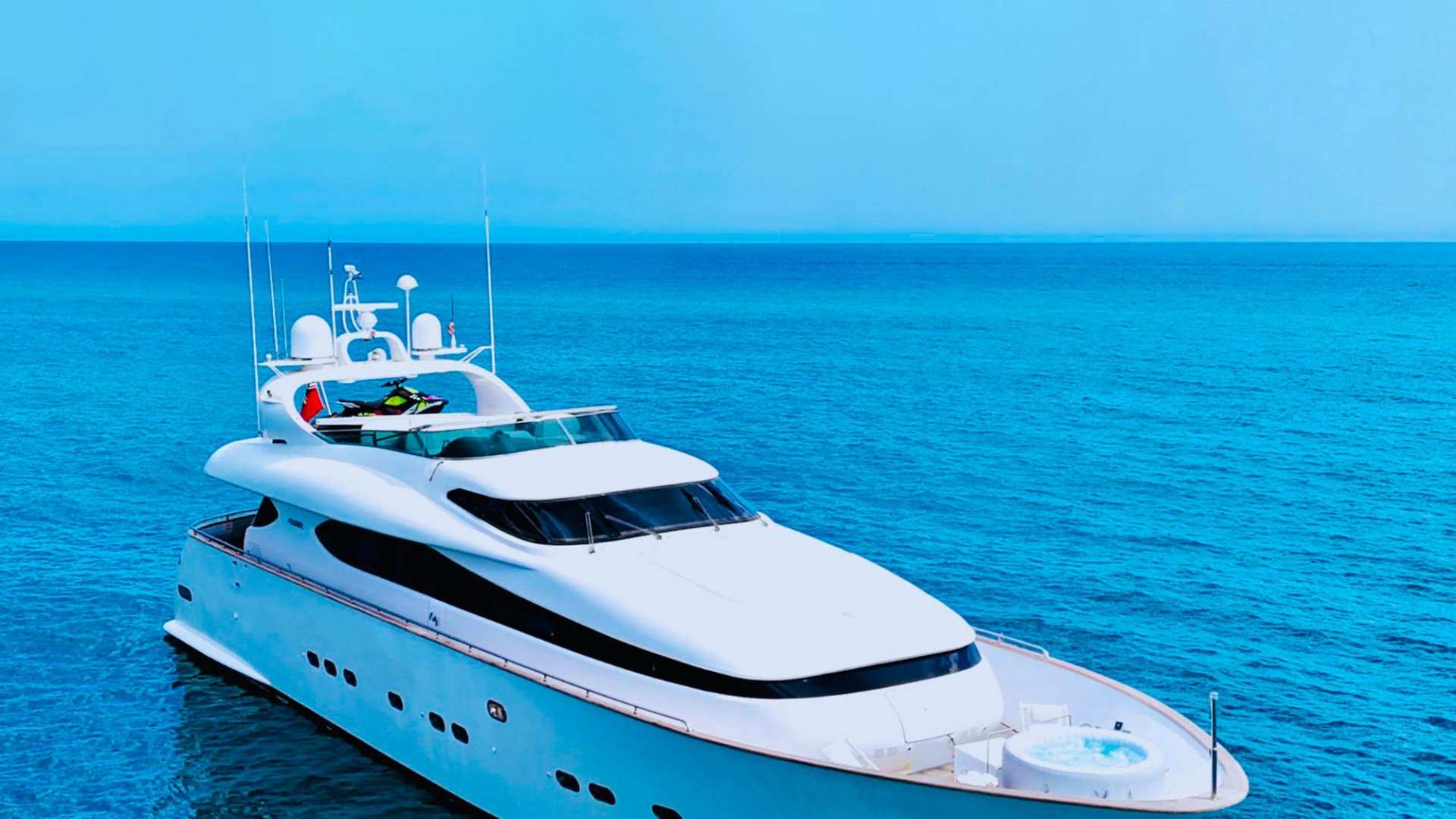 Maiora 26m charter yacht photo