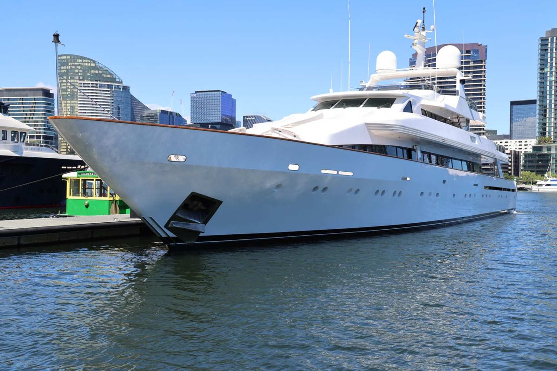 Mangusta 80 charter yacht photo