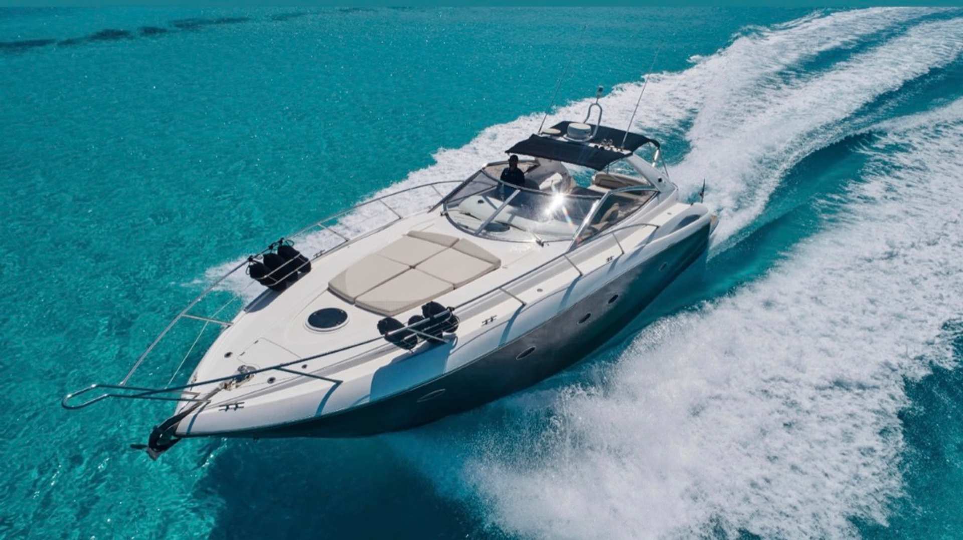 Pershing 46 charter yacht photo