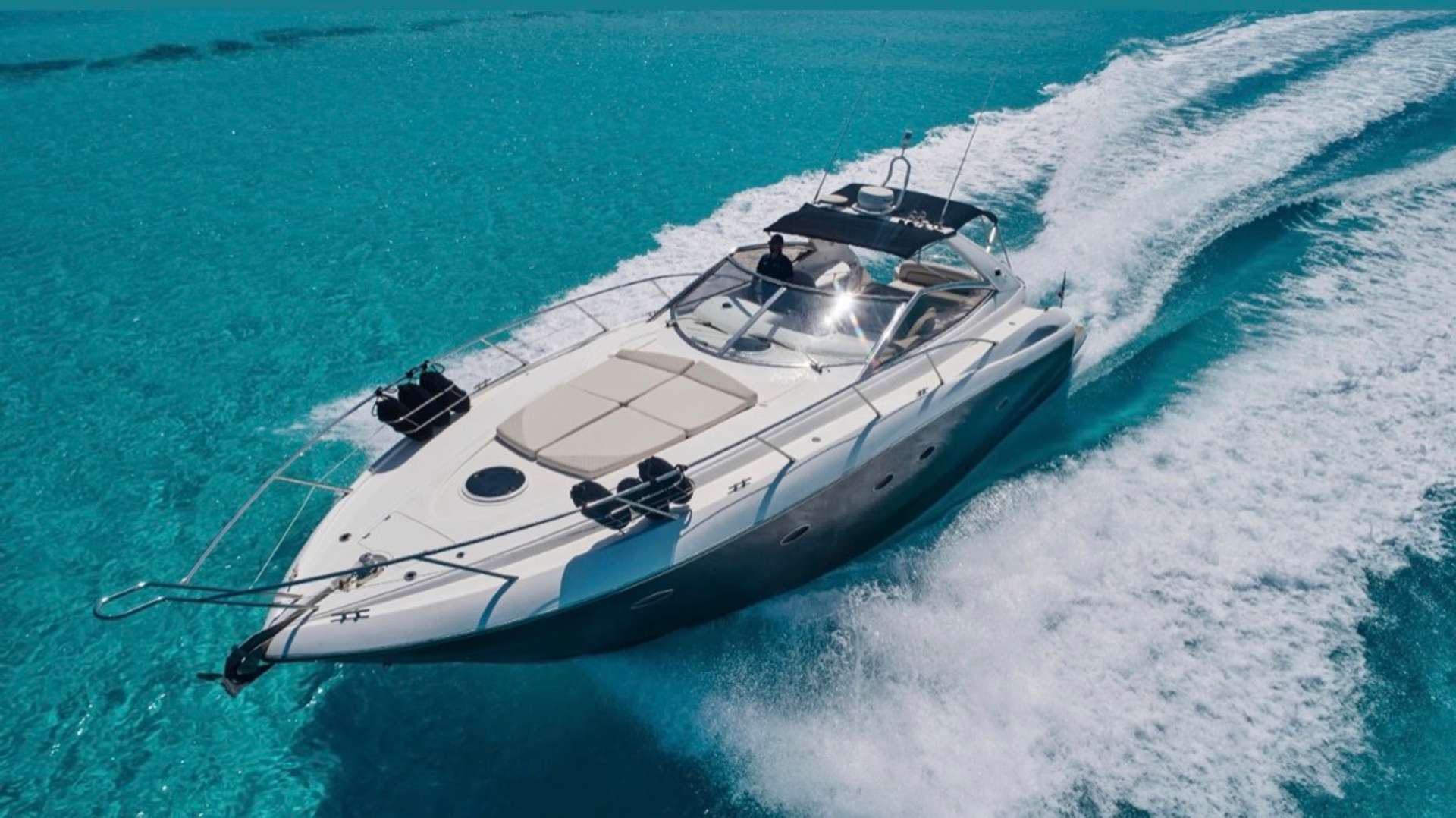 Pershing 46 charter yacht photo