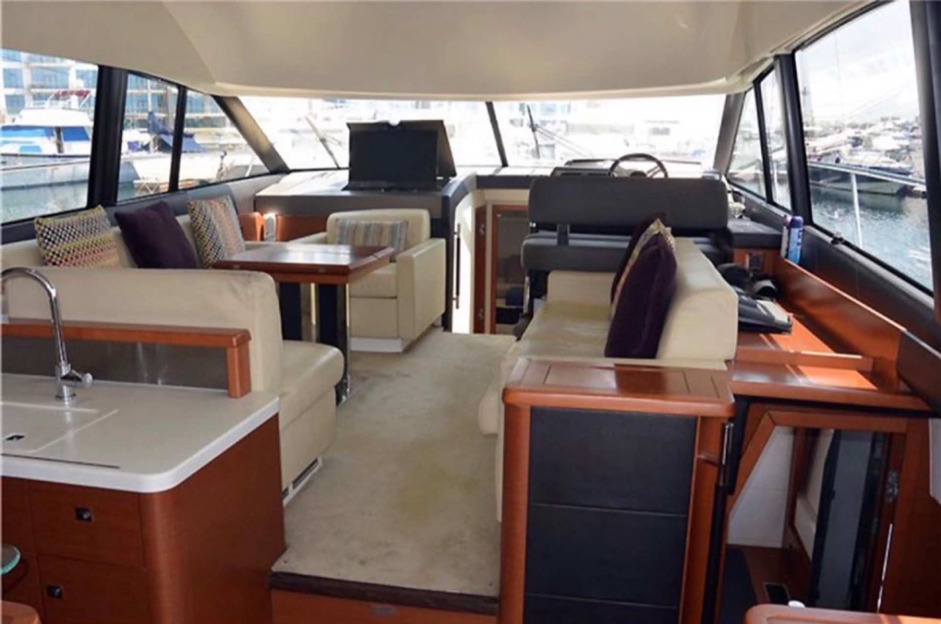 Prestige 500 charter yacht photo
