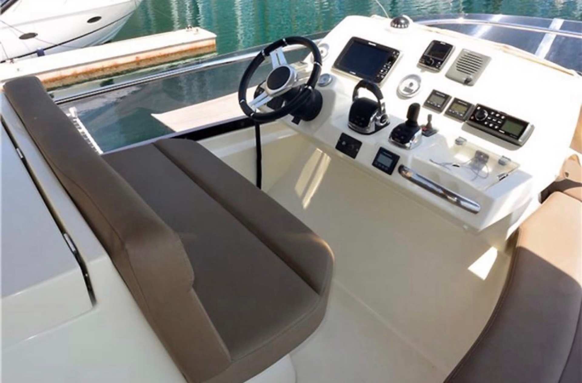 Prestige 500 charter yacht photo