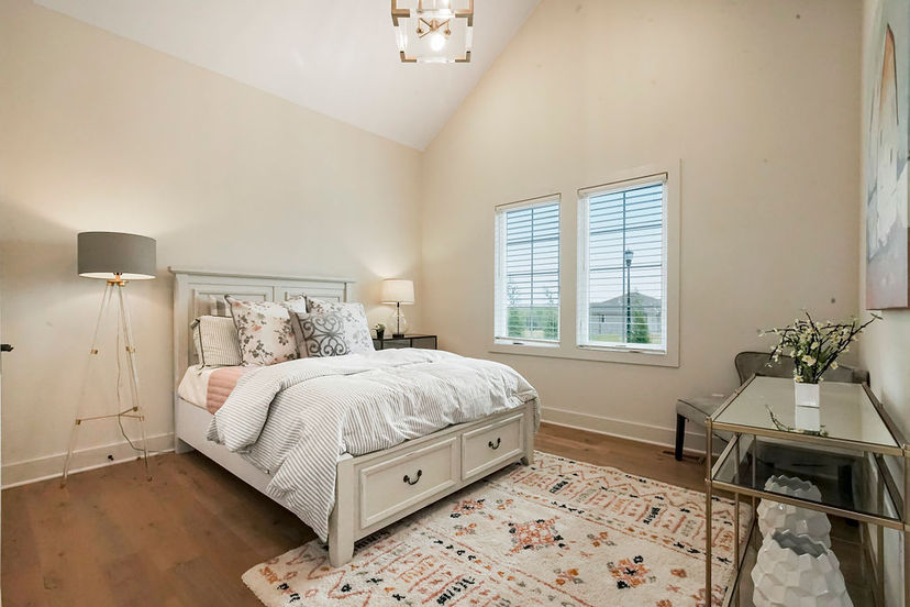 Roeser Homes — 10766 S Houston St