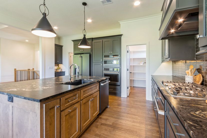 Symphony Homes, LLC — 11450 S Montclaire Dr