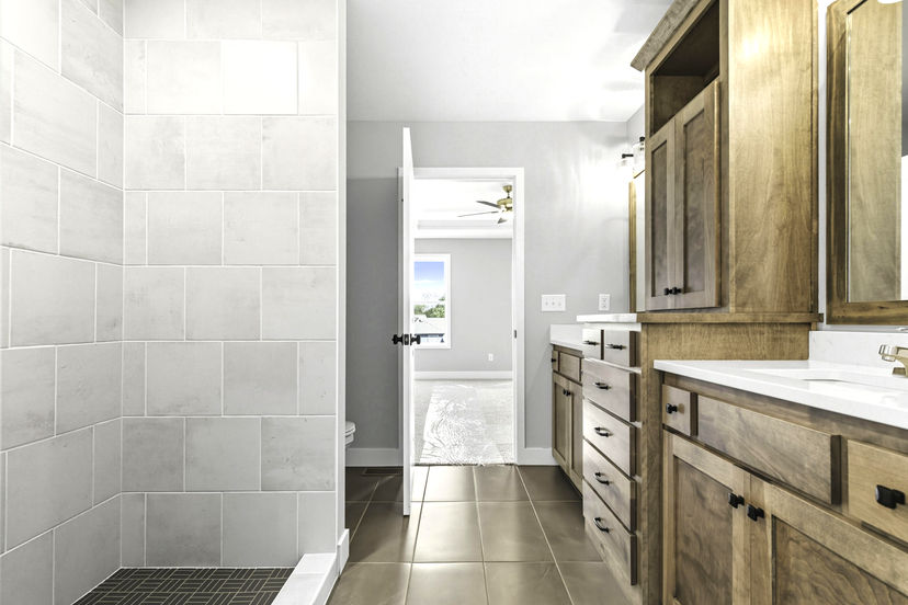 Dave Richards Homebuilding, Inc. — 2332 NE Andromada Ct