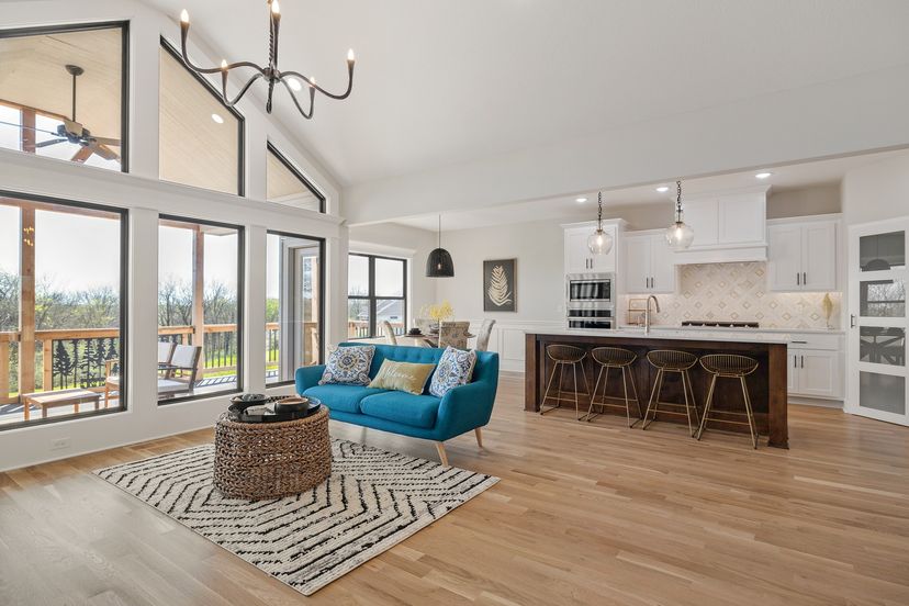 Lakeshore Homes LLC — 605 Blackhawke Dr