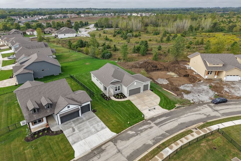 Inspired Homes LLC — 4528 SW Berkshire Dr