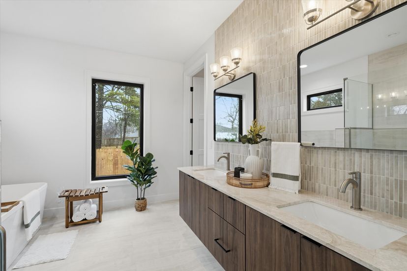 Crest Capital Group, LLC. — 2614 NW 84th Ter