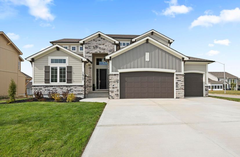 SAB Construction, LLC — 10707 N Fairmount Ave