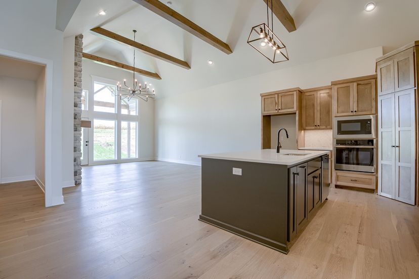 SAB Construction, LLC — 10718 N Bell St